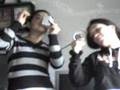 clau maquillandose