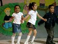 Gaby bailando La Plaga
