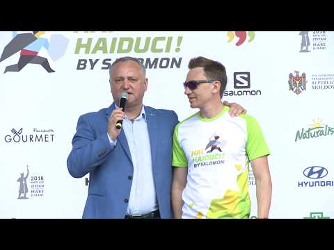 Igor Dodon împreună cu familia a participat la maratonul pe distanța de 15 km în cadrul Festivalului de sport și muzică “Hai, Haiduci!”