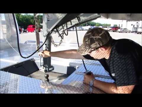 Gooseneck - In this video we cover how to connect a gooseneck trailer to a tow vehicle. Visit http://www.trailerseast.com/CompanyInfo/NewsandInfo/tabid/2898/articleType/...