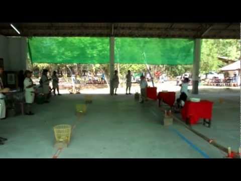 การผูกเงื่อนเดินทรงตัวและโยนบอล