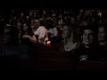 Gayet yaratıcı bir reklam olmuş. http://bit.ly/14dBXz