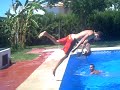 yo(kevin)xipsy y tranka asiendo volteretas en la piscina