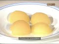 Ensalada de queso camembert con peras y frutas del bosque