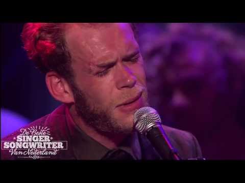singer songwriter - Tijdens de Finale van De Beste Singer-Songwriter van Nederland. Michael Prins speelt nogmaals Close To You, maar dit keer op de piano. Meer informatie op htt...
