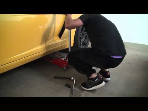 Removing ADV1 wheels from a Lamborghini Gallardo