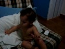 alan gabriel treinando para cantar o parab�ns em seu 1� anivers�rio.