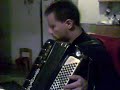 Chuky de Barbacena tocando el acordeon