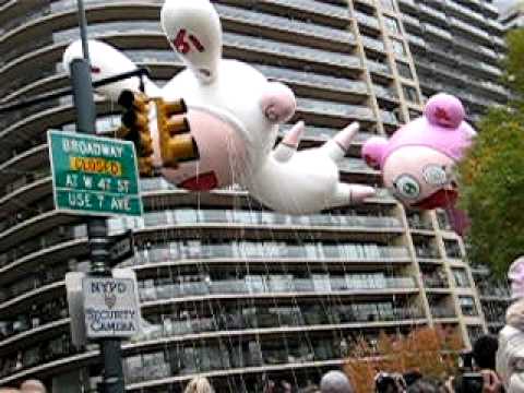 0 Asian Balloons Invade U.S. Thanksgiving Day Parade picture
