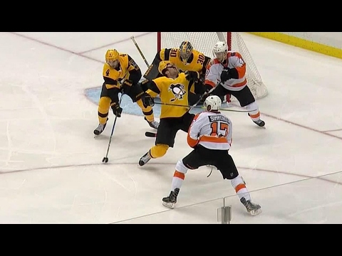 Video: Simmonds catches Dumoulin with an elbow