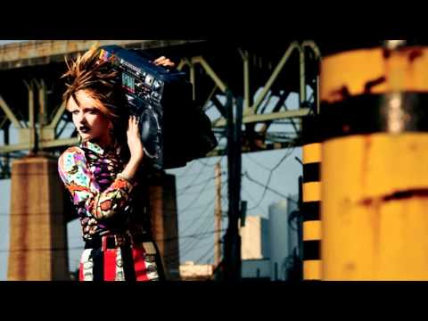 Music: Metronomy – Everything Goes My Way (Psychemagik remix)
