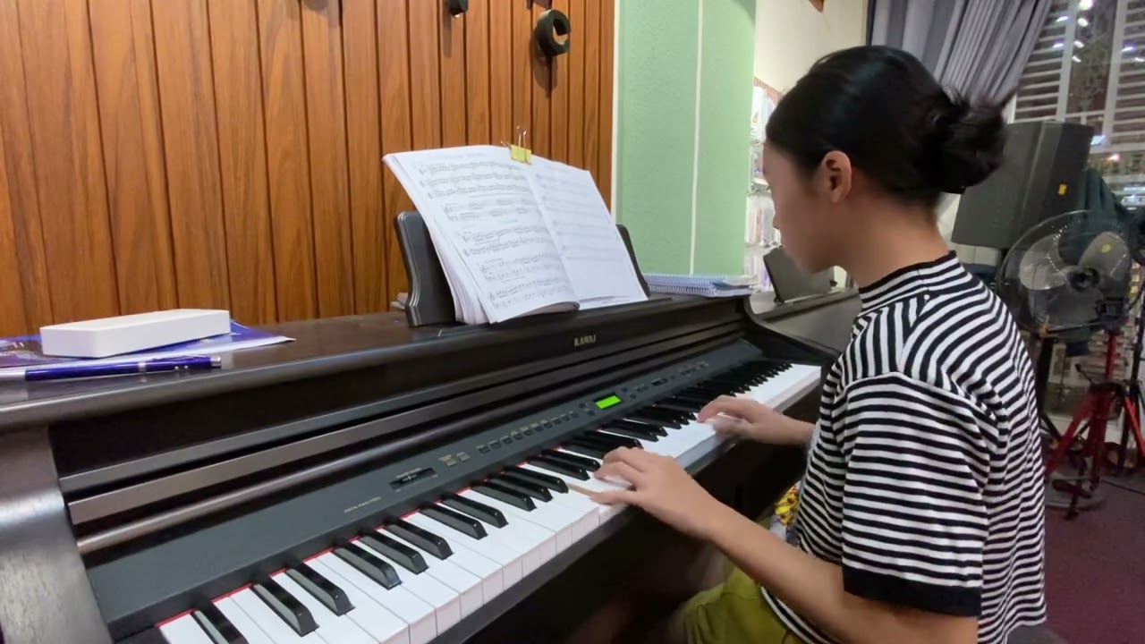 The Wheels on the Bus-Vui học Piano cùng Bé