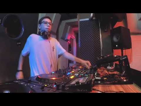Varoc @ Who Is In Da House Radio #003 (Especial Tronic Records)