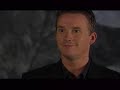 Russell Watson sings,