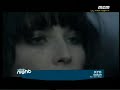 kyo - sarah videoclip

~
sarah, elle est belle mais seulement quand elle pleure
quand elle voit sa m�re au fond d'son verre
et ce, quelque soit l'heure
j'ai vu tellement de feux �teints dans les yeux de sarah
et la peur des lendemains, bien cach�e dans sa voix
alors pourquoi moi ?

on peut la voir sourire parfois depuis que son p�re dort
il �tait bien trop triste et bien trop fort mais depuis qu'il est mort
sarah sait qu'il existe sous les cerisiers blancs
l'espoir d'un r�ve �go�ste de vivre seulement

alors pourquoi moi ?
alors pourquoi moi ?

j'ai eu la vie facile mais je n'servais � rien
puis j'ai partag� sa peine, aujourd'hui je suis quelqu'un
sarah, reine des femmes, devant elle je m'incline
car je peux voir ce matin un ange dans ma cuisine

sarah, elle est belle mais seulement quand elle est nue
le corps tendu par ses grands airs, mes doigts coll�s � sa nuque
sarah, reine des femmes, devant elle je m'incline
car je peux voir ce matin un ange...
un ange