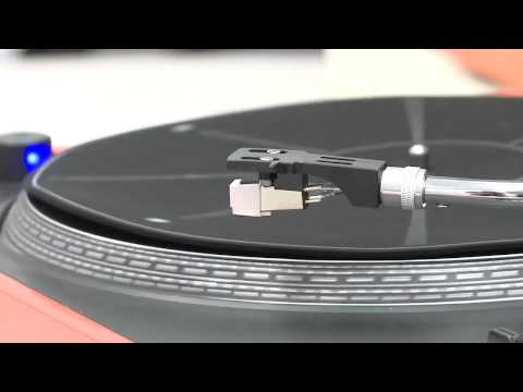 crosley - Aaron Newcomb reviews the Crosley Advance turntable. For the full episode, visit http://twit.tv/byb130.