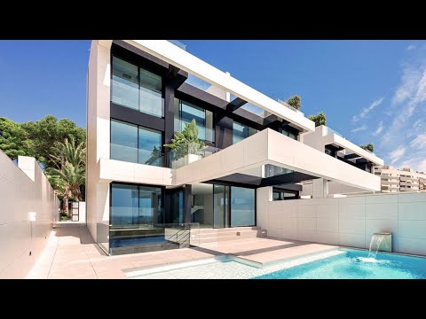 1550000€+/Primera línea de mar/Inmueble de lujo en España/Villas junto al mar en España/Casas en Alicante