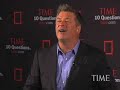 in this live 10 questions event with time magazine, alec baldwin takes questions from the audience and impersonates tracy morgan and kim jong-il.  for more 10 questions interviews: http://tinyurl.com/2qwlgw