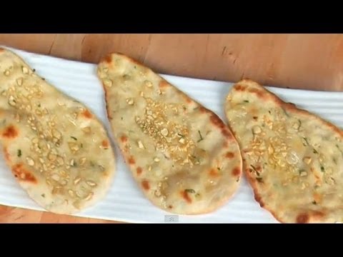 naan - Recipe for Garlic naan in Gas Oven Tandoor http://www.facebook.com/ChefSanjeevKapoor http://twitter.com/#!/khanakhazana.