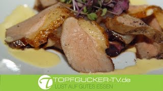 Hausgeräucherte Entenbrust mit geschmortem Salat von Chicoree und Radicchio