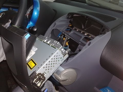 how to fit aygo glove box