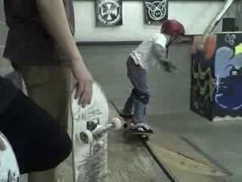 BMX BIKES TRICKS STUNTS CRASHES
