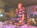 tibi b�csi fantasztikusan nyergelte a korongokat! utols� sz�mk�nt leadta a legcsod�latosabb sl�gerk�ltem�nyt is, dahh! lehetett ?t itatni is �m! bor!!!