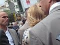 apr�s tant d'attente, enfin.
direction tapis rouge && voir ma pote* catherine deneuve. 
*je rigole bien sur
ps: ce n'est pas moi qui parle