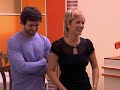 lucia despide a sus camareras