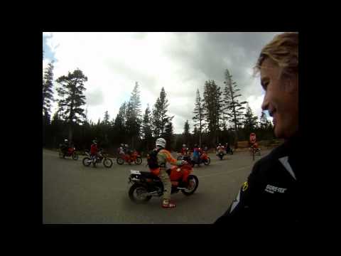 Jak si Adventure 990 u��t u soused� v Nevad�.