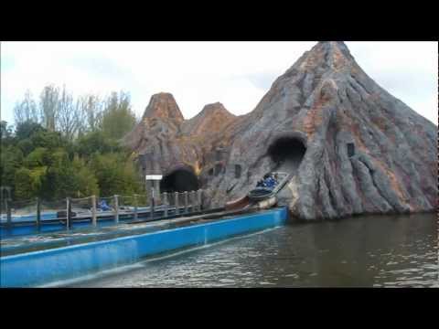 Onride - Der Alien Encounter auch bekannt als das Bermuda Dreieck, ist eine Wildwasserbahn im Eingangsberiech des Parks. Unscheinbar versteckt hinter Bambus Heinen li...