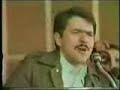 روز 22 خرداد 1359، درشرايطي كه خميني خفقان و سركوب را به‌اوج بي سابقه‌يي رسانده بود، ميتينگ 200 هزارنفري مجاهدين در استاديوم امجديه تهران برگزار گرديد. از همان اولين روزهاي بعد از پيروزي قيام 57، تهاجمات وحشيانه چماقداران و پاسداران رژيم به‌آزاديهاي مردم آغاز شده بود. خميني به‌راستي مي‌خواست براي تحكيم پايه‌هاي حكومت ولايت ‌فقيه خود در كوتاهترين زمان، اختناق مطلق را حاكم كند و هر مخالفي را از پيش پاي خود بردارد. براي هر كس كه درآن روزهاي پرتلاطم شاهد خيانت آشكار خميني به‌آرمانهاي انقلاب بود، اولين سؤال اين بود كه انقلاب ايران به‌كجا مي‌رود ودر اين شرايط، چه بايد كرد؟روز 22خرداد59 آقاي مسعود رجوي در سخنراني تاريخي خود در ميتينگ امجديه كه به‌رغم همه محدوديتهاي ايجاد شده توسط ارتجاع و تهاجمات گله‌هاي مزدوران حزب‌اللهي، 200هزار نفر در آن شركت كرده بودند، در زير باران گلوله و گاز اشك‌آور اين سؤال بسيار اساسي را در برابر همه مردم ايران و به‌خصوص اقشار آگاه و نيروهاي ترقيخواه و انقلابي قرار داد: چه بايد كرد؟«چه بايد كرد؟» افشاگري تكان‌دهنده و تعرض سياسي ـ اجتماعي مجاهدين عليه استبداد و انحصارطلبي، عليه جنايتها و يكه‌تازيهاي ارتجاعي خميني و پاسداران و چماقدارانش بود كه با تهاجمات پي‌درپي خود و با كشتار و سركوب مجاهدين، مي‌خواستند آزادي و پرچمداران ‌‌آن‌را‌به‌مسلخ ببرند و ديكتاتوري زير پرده دين را حاكم كنند.اين سخنراني در شرايطي كه يورش چماقداران ارتجاع يك لحظه قطع نمي‌شد، ايراد شد و يك‌بار ديگر فضاي سياسي ايران را به‌لرزه در‌آورد.