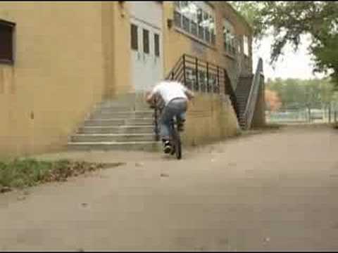 BMX BIKES TRICKS STUNTS CRASHES