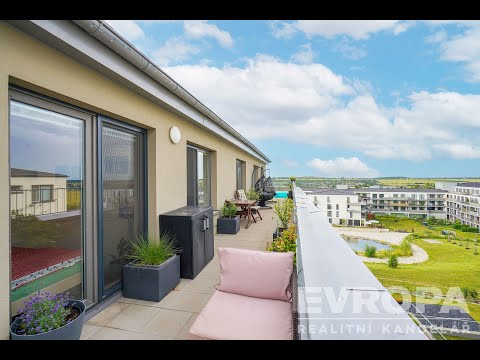 Video Prodej podkrovního bytu s terasou 4+kk v Horoměřicích u Prahy