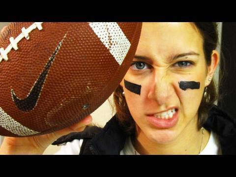 HOT GIRLS LIKE FOOTBALL TOO!! 1.31.10 - Day 276