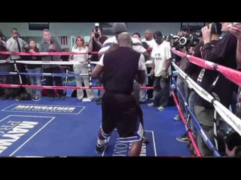 Manny - In this http://www.esnewsreporting.com video we take a look at the story behind the story. EsNews is a sports channel talking to stars, celebs, trainers, fan...