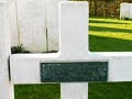 français dans un jardin anglais