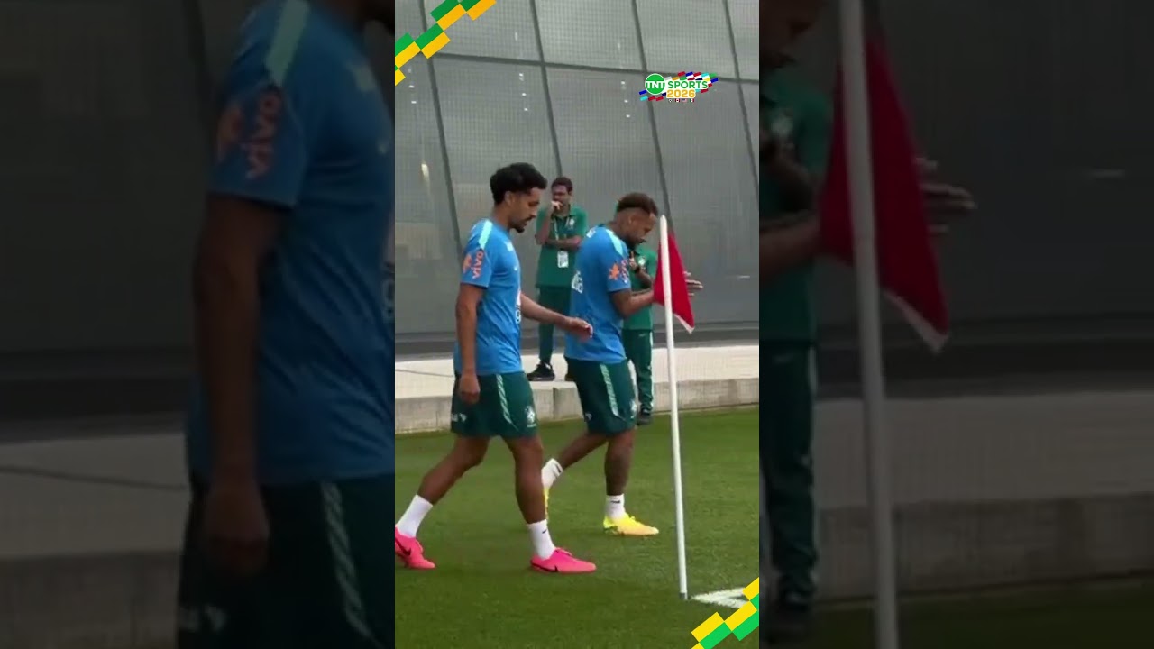NEY CHEGOU NO MODO CANTOR NO TREINO DA SELEÇÃO! 😅🎤 #shorts