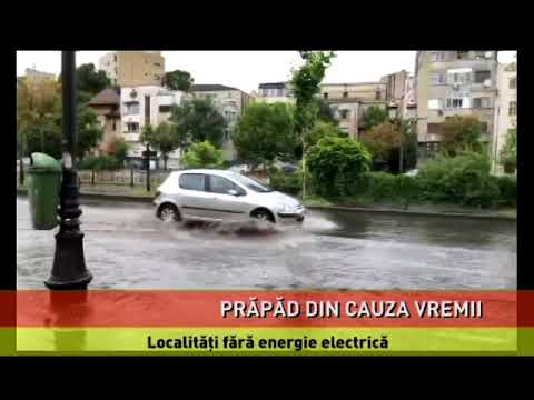 Case și gospodării inundate, mașini luate de viituri