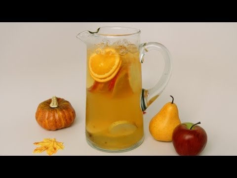 POSITIVELY THE MOST FABULOUS AND AUTUMN’S BEST APPLE SANGRIA