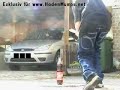 Gangster trinkt Cola