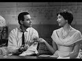 L'appartamento (The Apartment) è un film del 1960 diretto da Billy Wilder. Con Jack Lemmon, Shirley MacLaine, Fred MacMurray, Jack Kruschen, Ray Walston, Edie Adams, Hope Holiday. Musiche di Adolph Deutsch. Considerato uno dei capolavori di Wilder, ha vinto 5 premi Oscar, 3 Golden Globe e 3 premi BAFTA, la Coppa Volpi per la miglior attrice (Shirley MacLaine) alla Mostra del cinema di Venezia del 1960, e nel 1994 è stato scelto per la preservazione nel National Film Registry della Biblioteca del Congresso degli Stati Uniti. L'Appartamento è stato l'ultimo film girato interamente in bianco e nero a vincere l' Oscar per il miglior film; Schindler's List, vincitore nel 1994, pur essendo stato girato quasi completamente in bianco e nero, presenta peraltro alcune scene del tutto o parzialmente a colori. Jack Lemmon ottenne la nomination ma non vinse la statuetta come miglior attore protagonista (che andò invece a Burt Lancaster per Il figlio di Giuda); tuttavia, quando Kevin Spacey vinse il premio nel 2000 per American Beauty, volle dedicarlo espressamente alla straordinaria interpretazione di Lemmon nella parte di CCBaxter.