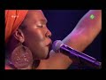 India.Arie - The Heart Of The Matter / Umbrella (Live)