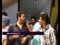 Mohanlal celebrating his 52nd birthday on the sets of Run Baby Run
