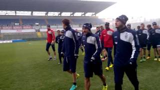 Έναρξη της προπόνησης πριν το Reggiana-Parma με τους οπαδούς στο Tardini. (video)