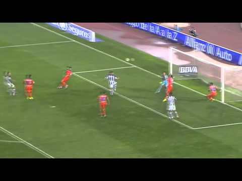 Valencia CF: Regla 5 - Despeje bajo palos de Mustafi Valencia CF: Regla 5 - Despeje bajo palos de Mustafi