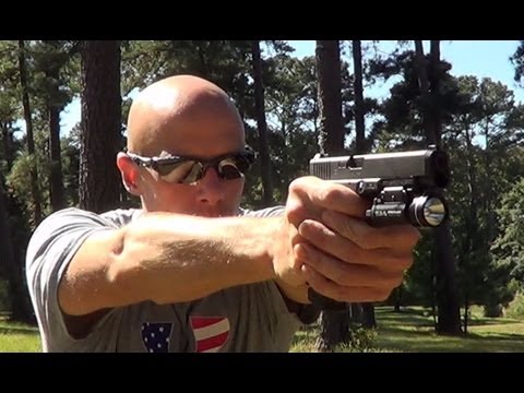 how to properly hold a pistol
