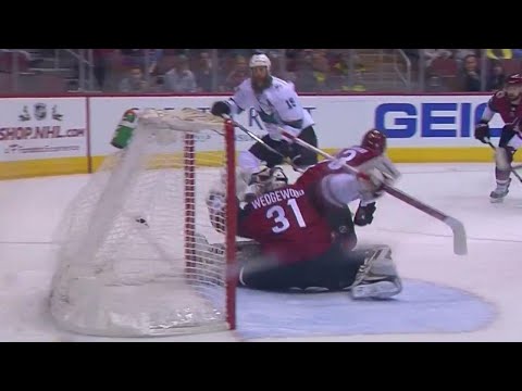 Video: Sharks' Thornton scores immediately after Coyotes' Wedgewood enters game
