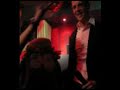 Erich singt nochmal Karaoke im Luckys
