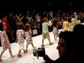 Desfile Nicholas Kenzo e Melissa Ayumi